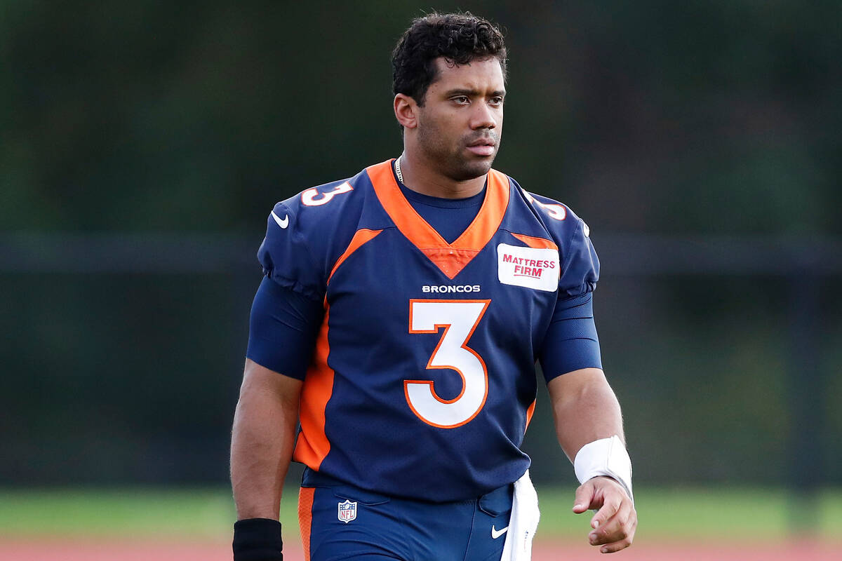 NFL forecast: Let's ride with wacky Russell Wilson, Broncos