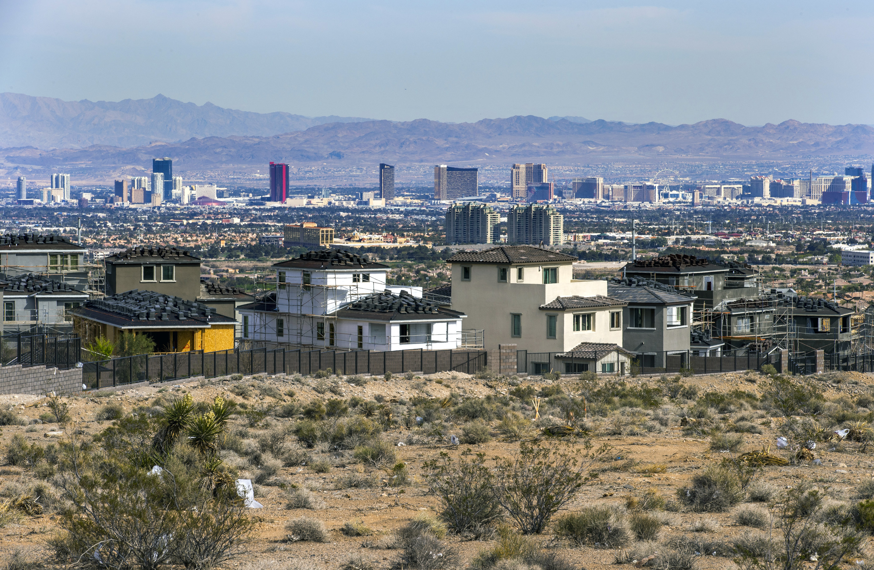 Tingkat hipotek mencapai level tertinggi dalam dua dekade, mendinginkan penjualan rumah di Las Vegas, AS