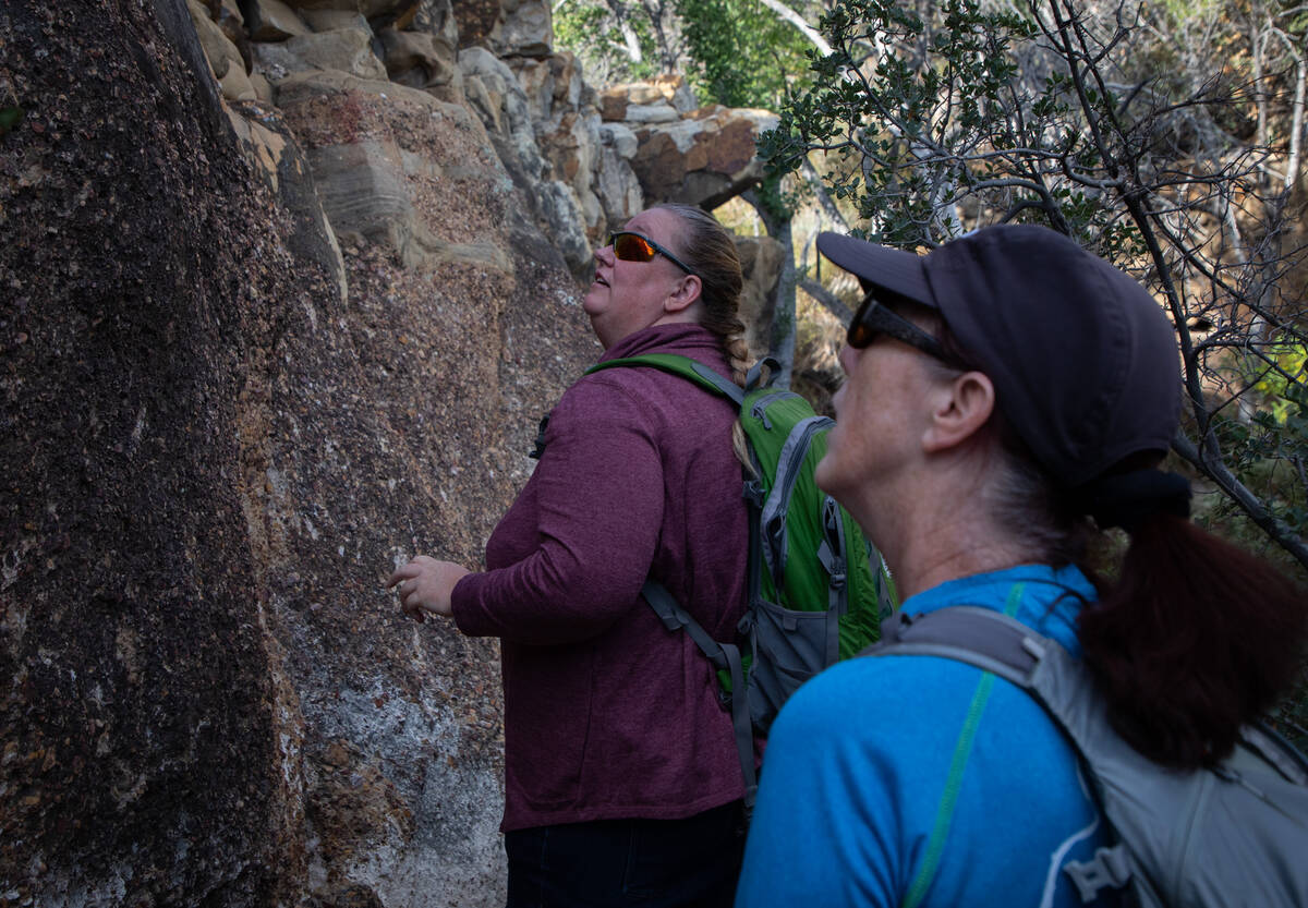Las Vegas Overweight Hikers for Health group members, from right, Ronna Reed, 59, and Sarah Ald ...