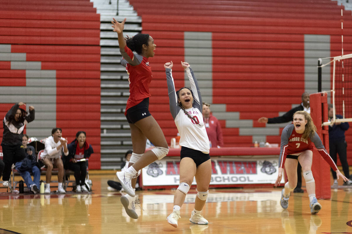 Arbor View’s Cameron Reese, left, No’elani Melson (10) and Madison Garvin (7) jum ...