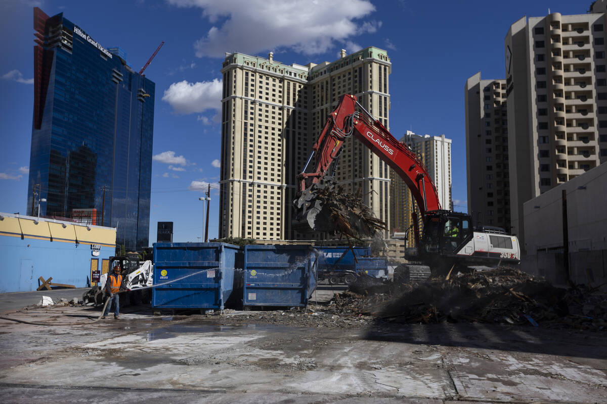 Final Riviera tower imploded, closing chapter of Las Vegas history