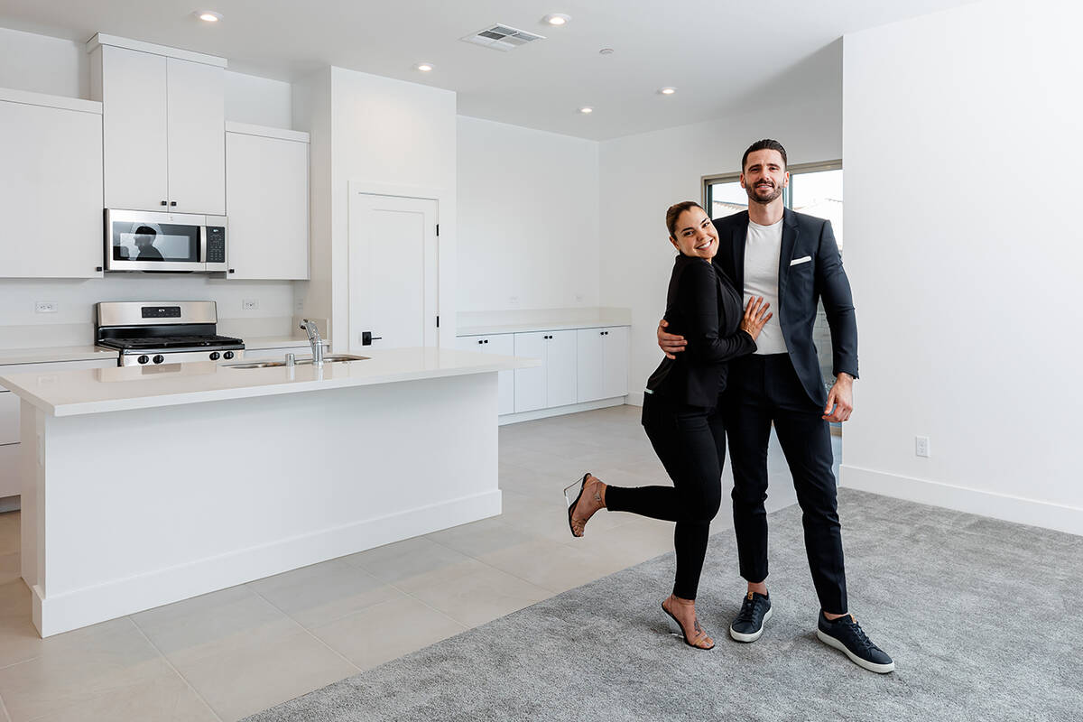 Tri Pointe menawarkan komunitas townhome Capri di Inspirada