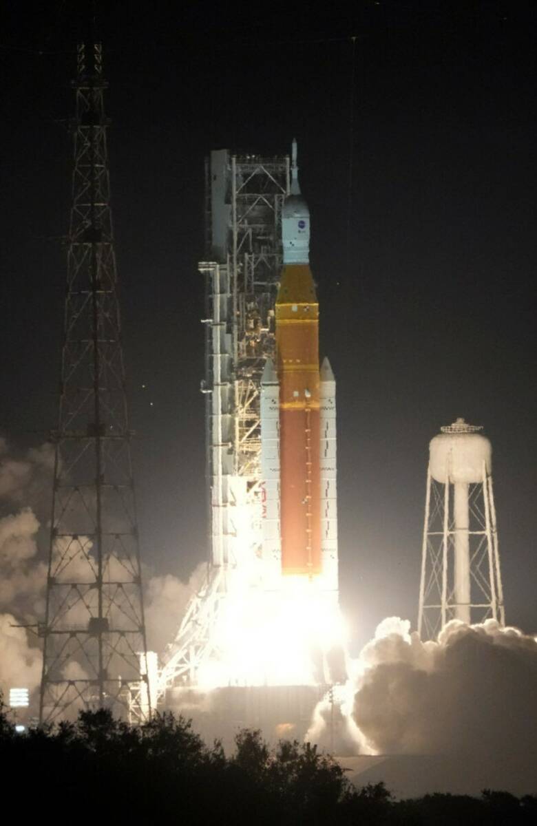 NASA's new moon rocket lifts off from Launch Pad 39B at the Kennedy Space Center in Cape Canave ...