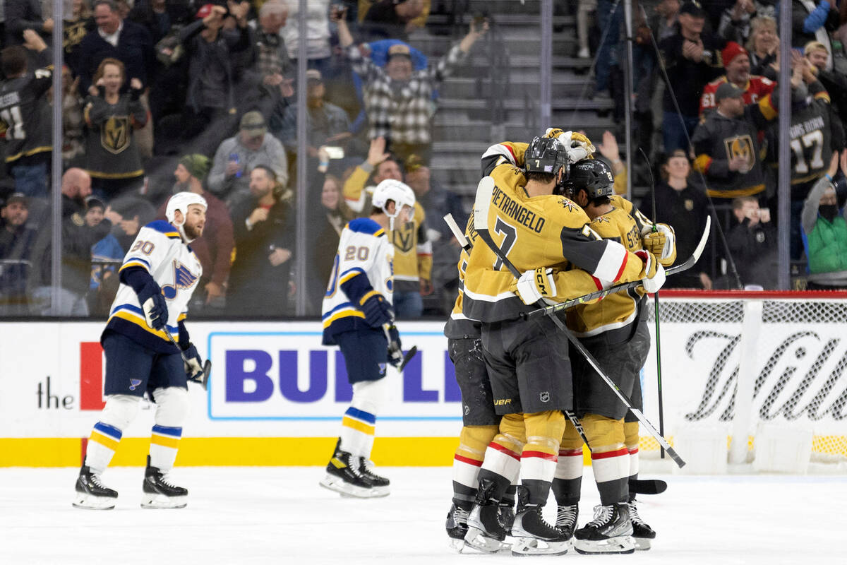 Reilly Smith dari Golden Knights unggul dalam mencetak gol dengan tangan pendek