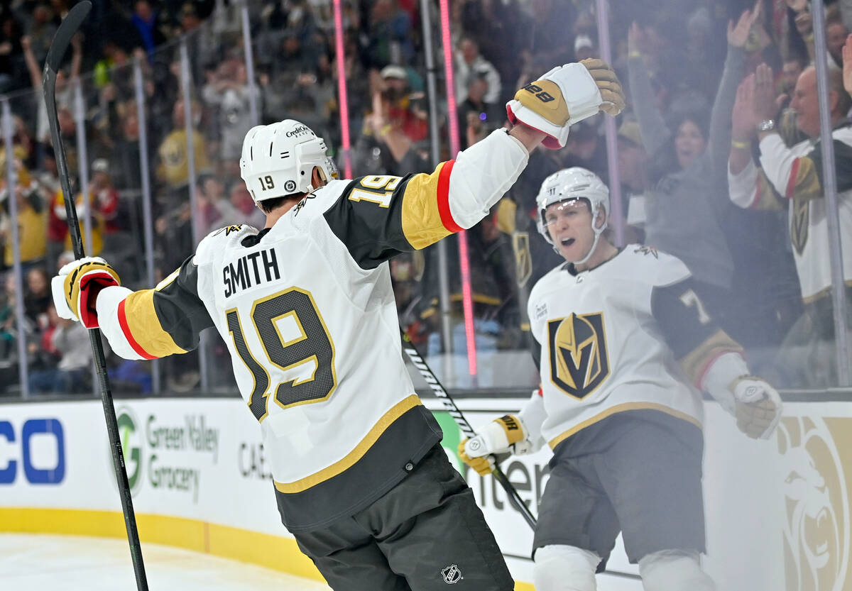 Vegas Golden Knights right wing Reilly Smith (19) plays against