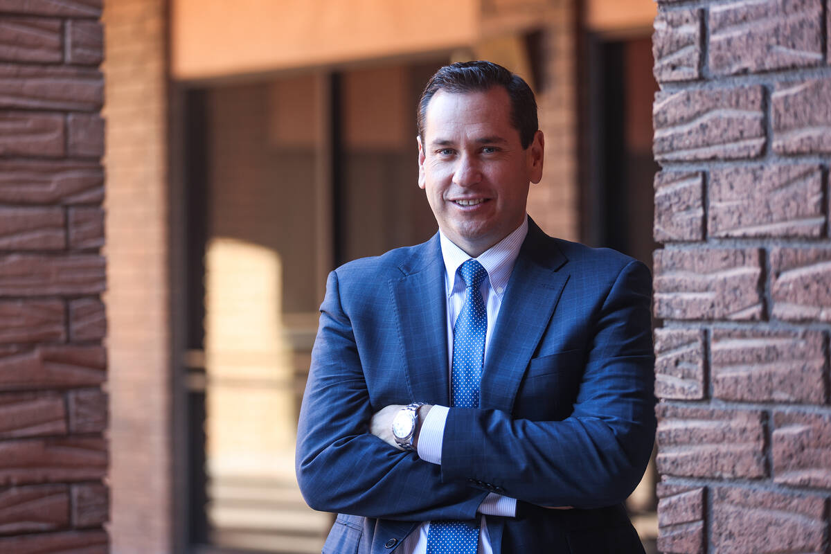 Cisco Aguilar bersumpah untuk menegakkan demokrasi sebagai menteri luar negeri Nevada