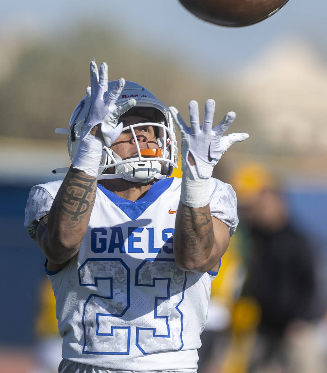 Bishop Gorman WR Trech Kekahuna (23) pulls in a pass versus Bishop Manogue during the first hal ...