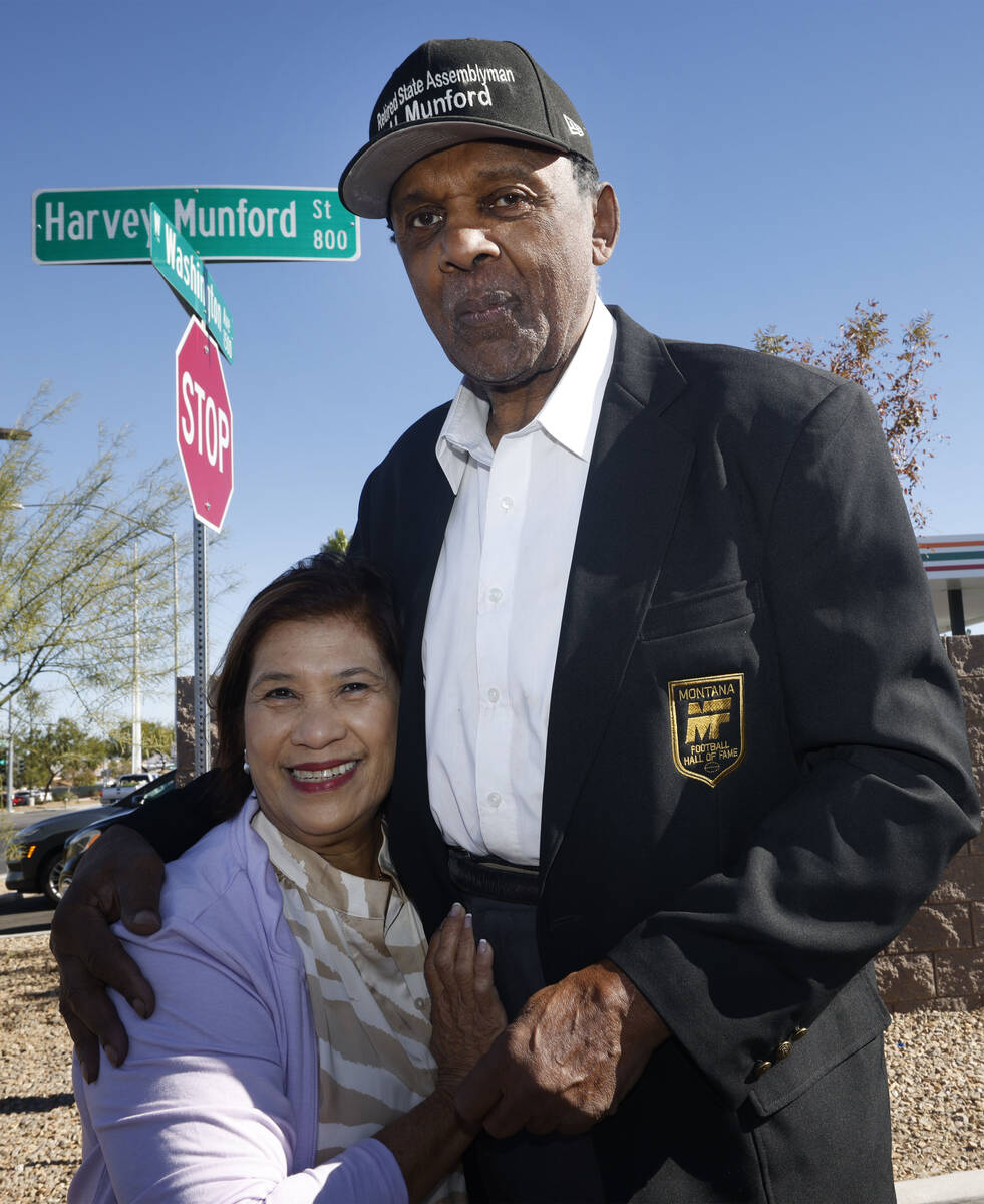 Harvey Munford, a former Nevada assemblyman and community leader, center, and his wife Vivian p ...