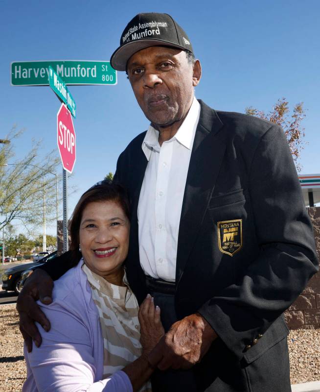 Harvey Munford, a former Nevada assemblyman and community leader, center, and his wife Vivian p ...