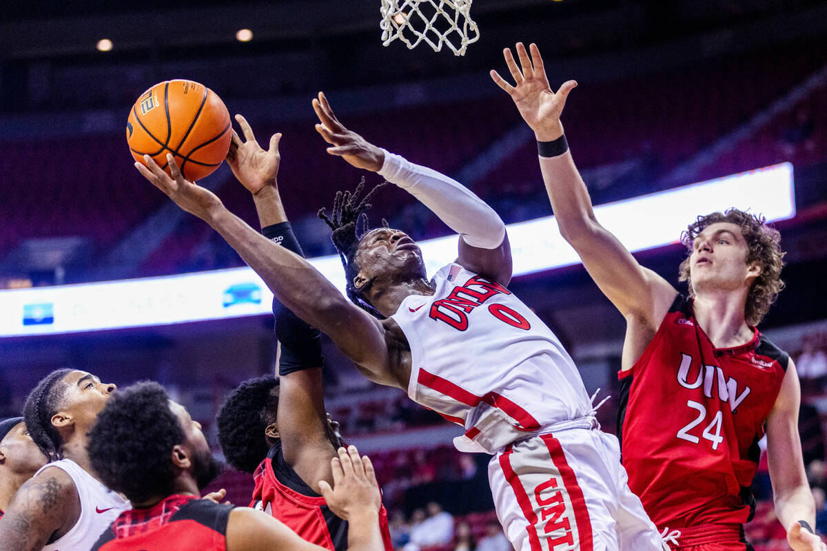 Victor Iwuakor dari UNLV menemukan perannya dengan Pemberontak yang tak terkalahkan