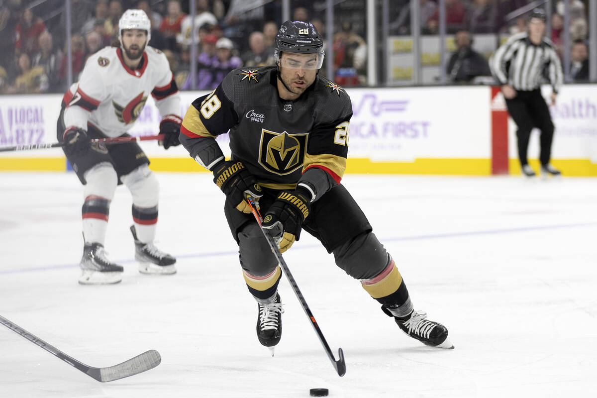 Golden Knights left wing William Carrier (28) breaks away with the puck during the first period ...