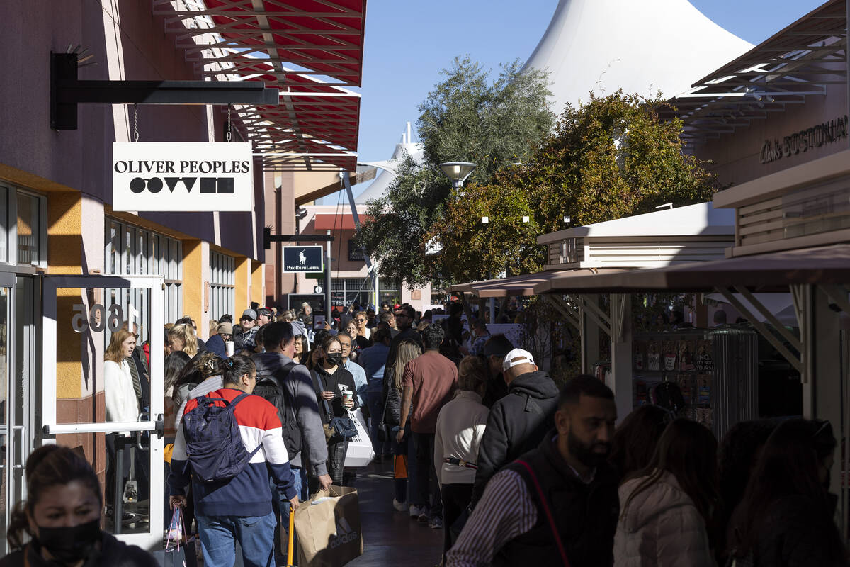 Shoppers crowd the Las Vegas North Premium Outlets for Black Friday sales on Friday, Nov. 25, 2 ...