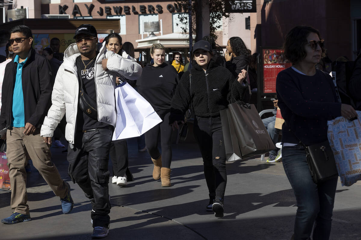 Black Friday in Las Vegas: Shoppers descend on stores for deals