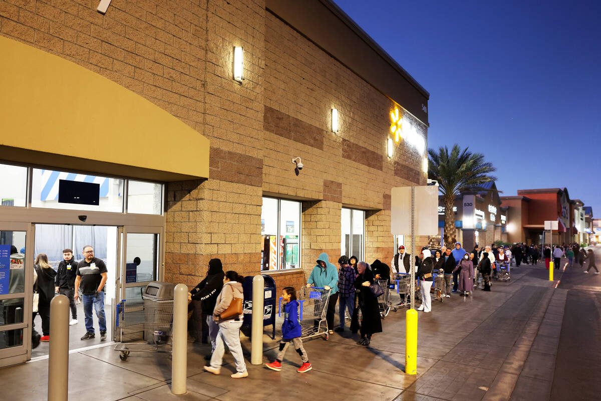 Shoppers file in for Black Friday deals at Walmart Supercenter in Henderson Friday, Nov. 25, 20 ...