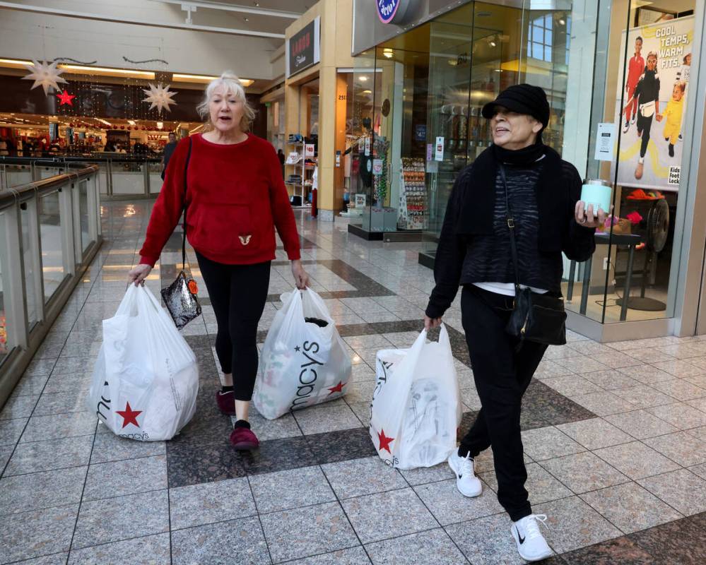 Black Friday in Las Vegas: Shoppers descend on stores for deals