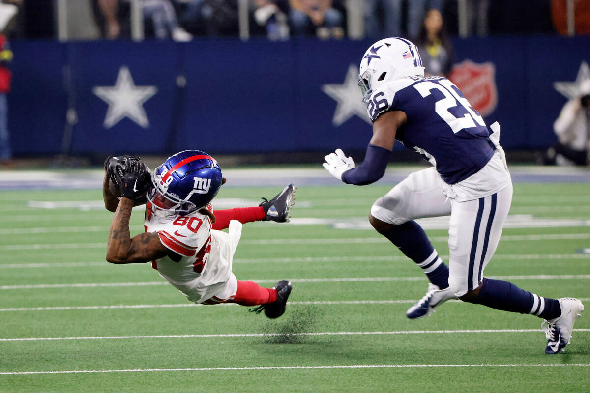 Giants blitzed by Cowboys in Thanksgiving Day flop