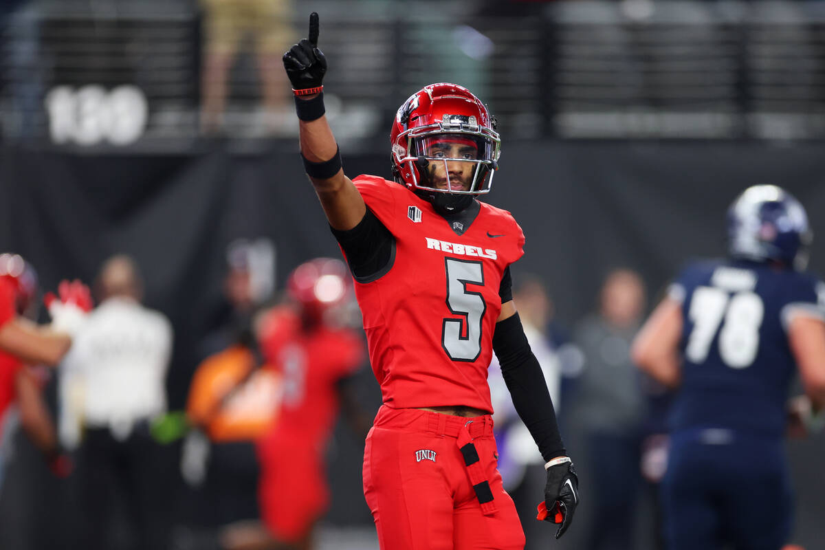 UNLV Rebels defensive back Cameron Oliver (5) reacts after his team stopped the last scoring at ...