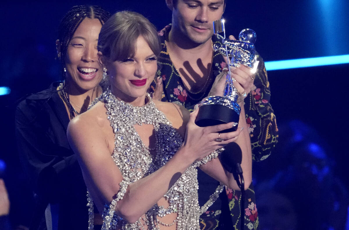 Taylor Swift accepts the award for best longform video for "All Too Well (10 Minute Version) (T ...