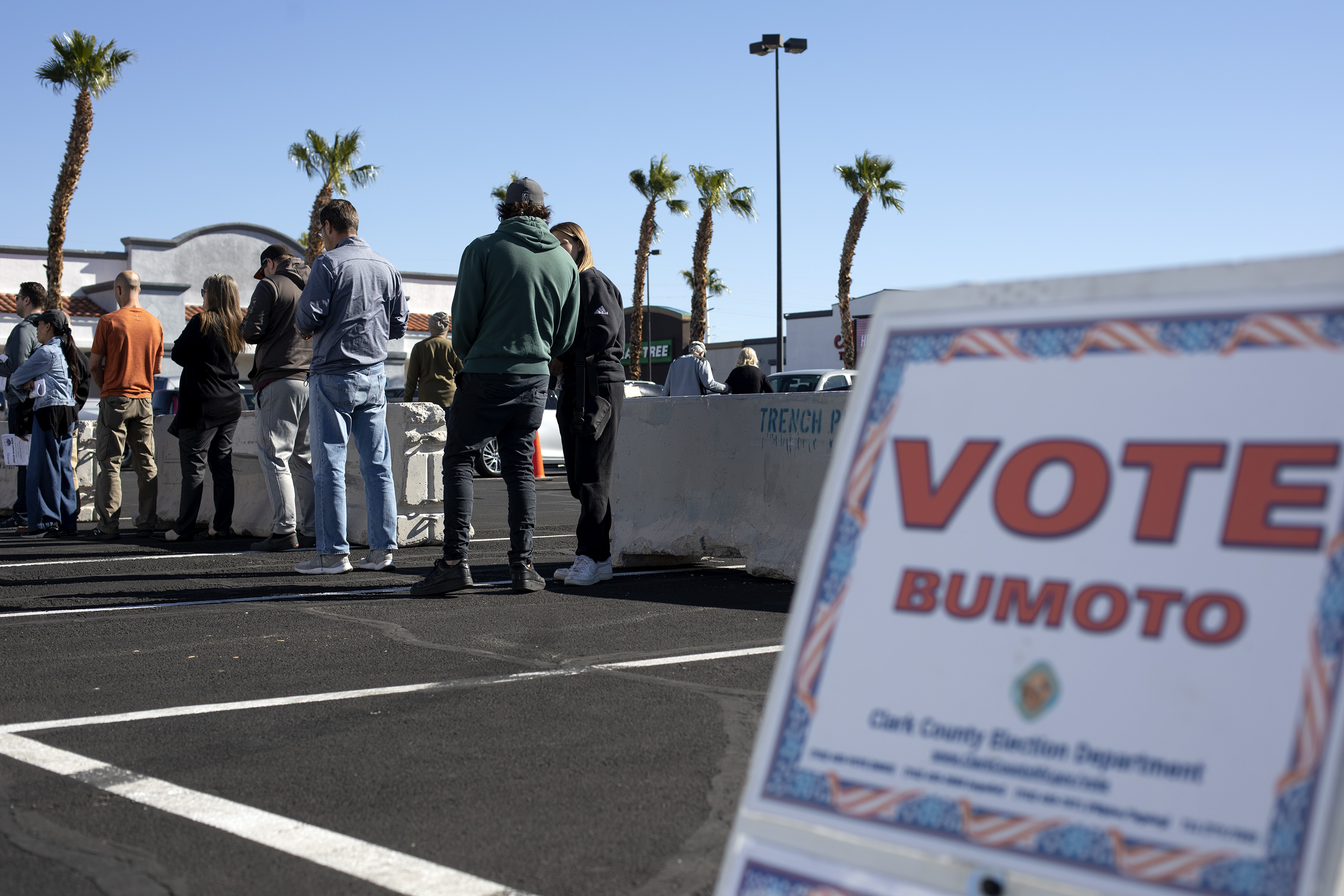 Pemungutan suara awal Nevada menunjukkan Demokrat mengungguli GOP di Clark, kabupaten Washoe