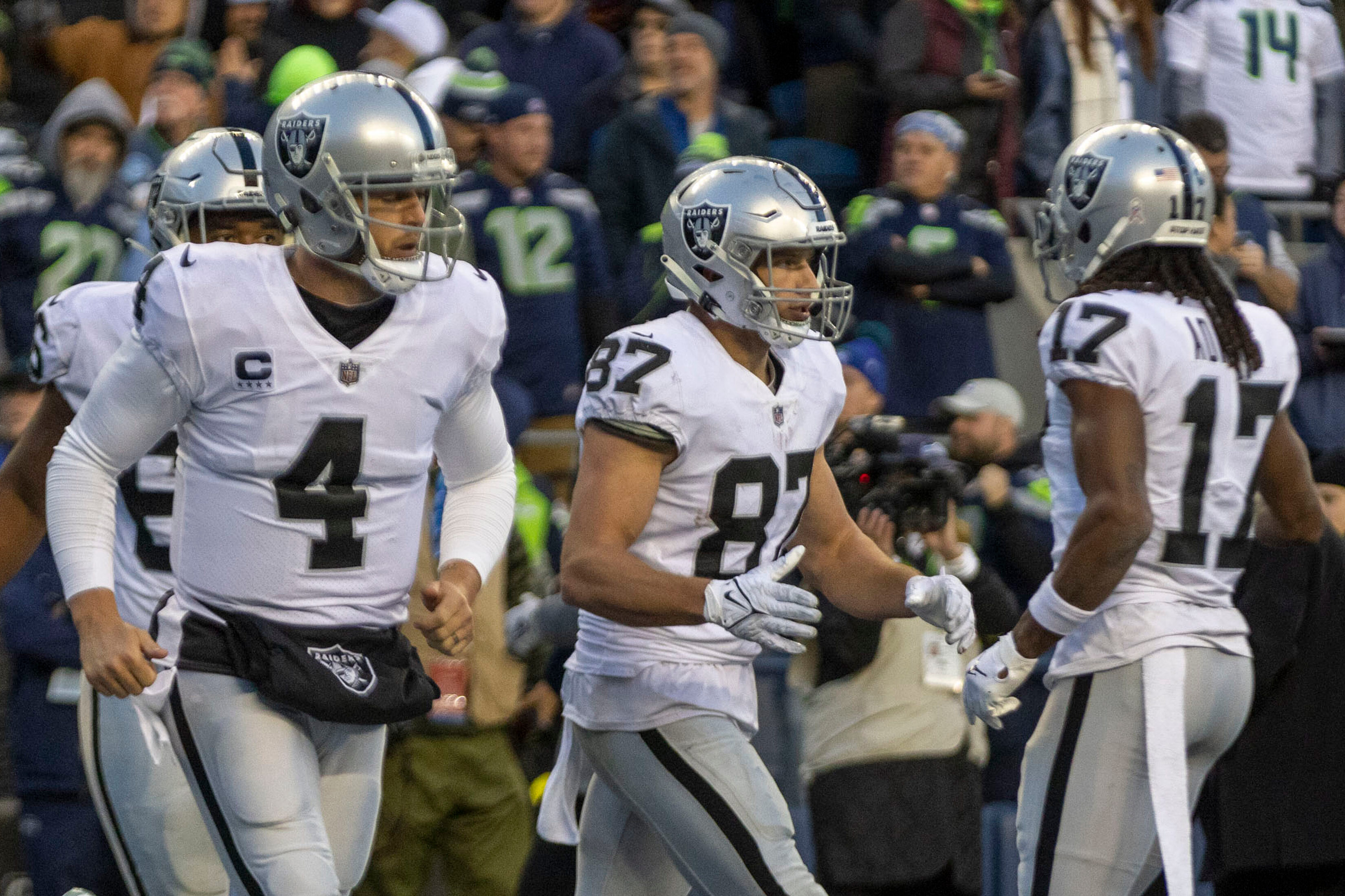 Raiders ‘Foster Moreau puas dengan TD yang mengikat game