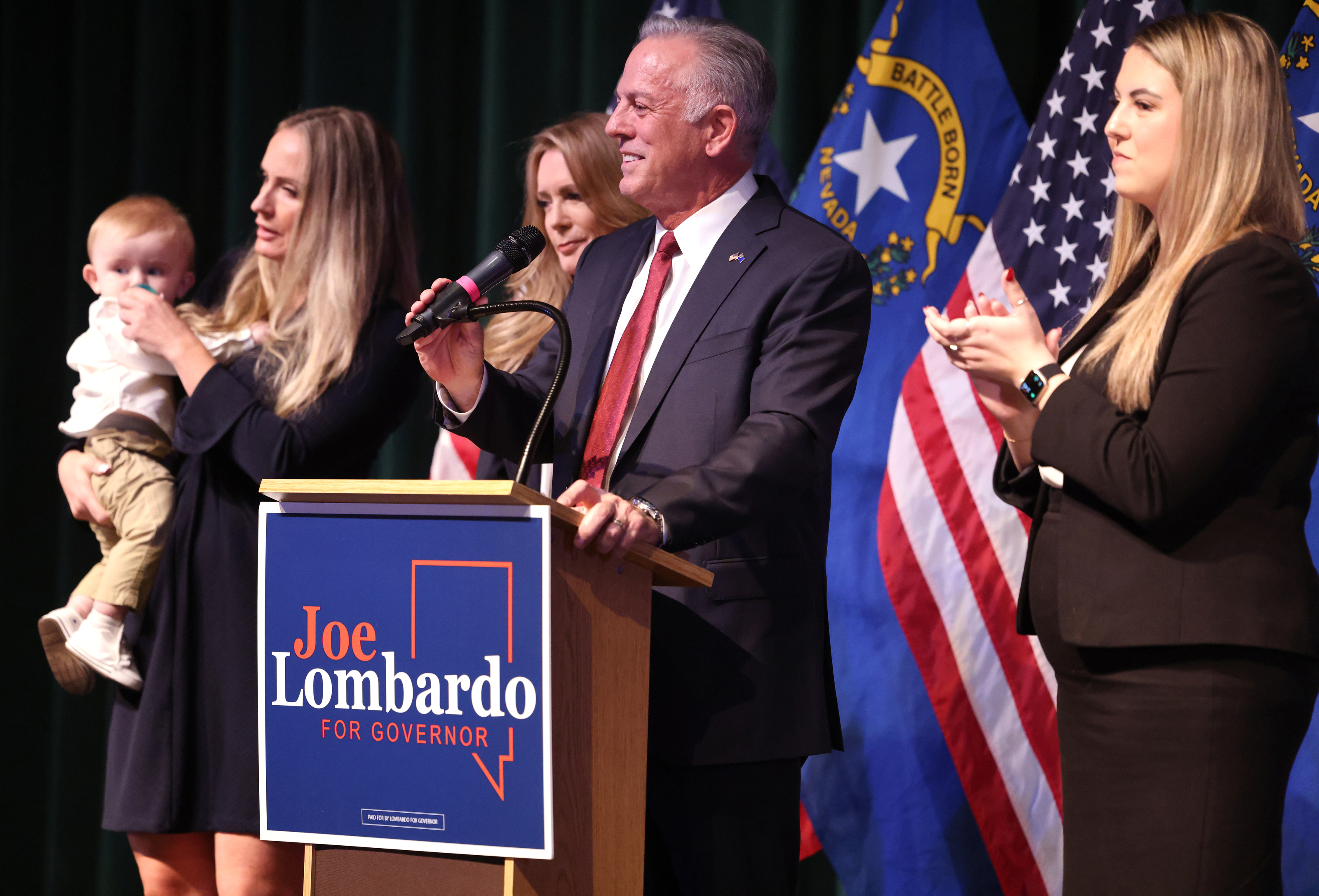 Joe Lombardo menyampaikan pidato kemenangan gubernur Nevada