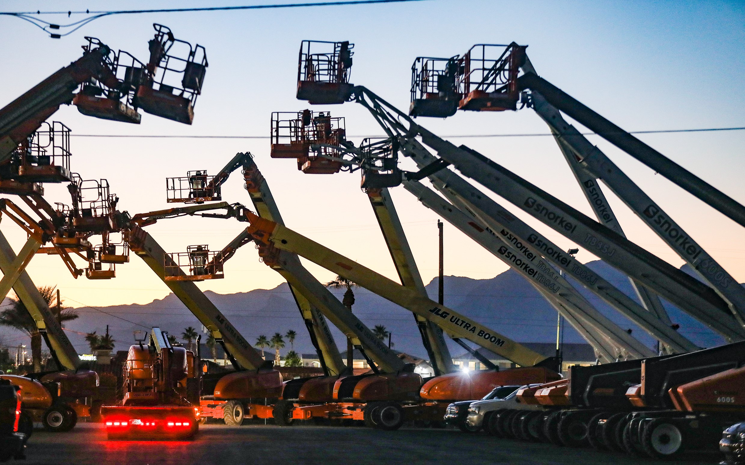 Ahern Rentals di Las Vegas dibeli seharga  miliar secara tunai
