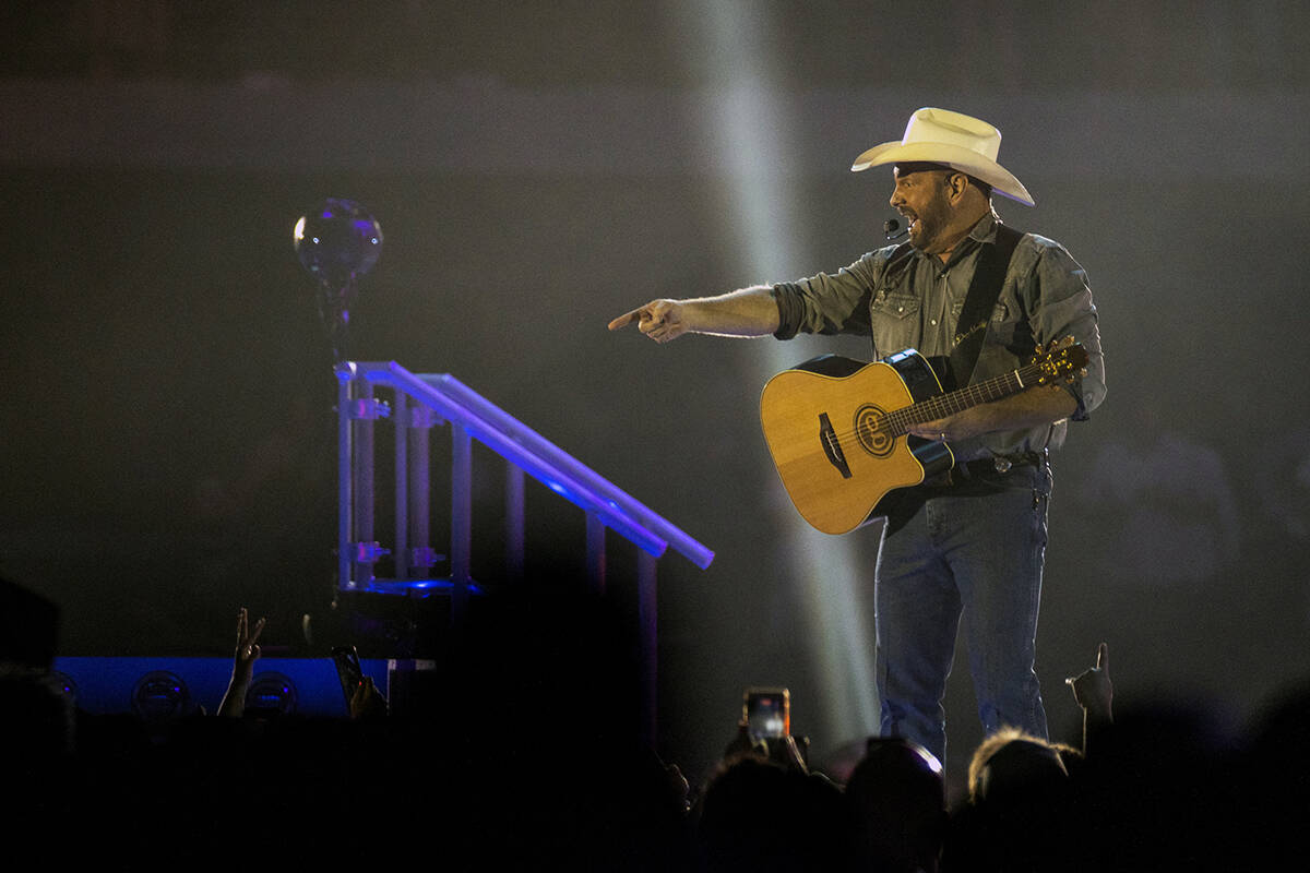 Garth Brooks Tour 2023-2024: Unforgettable Concert Experience