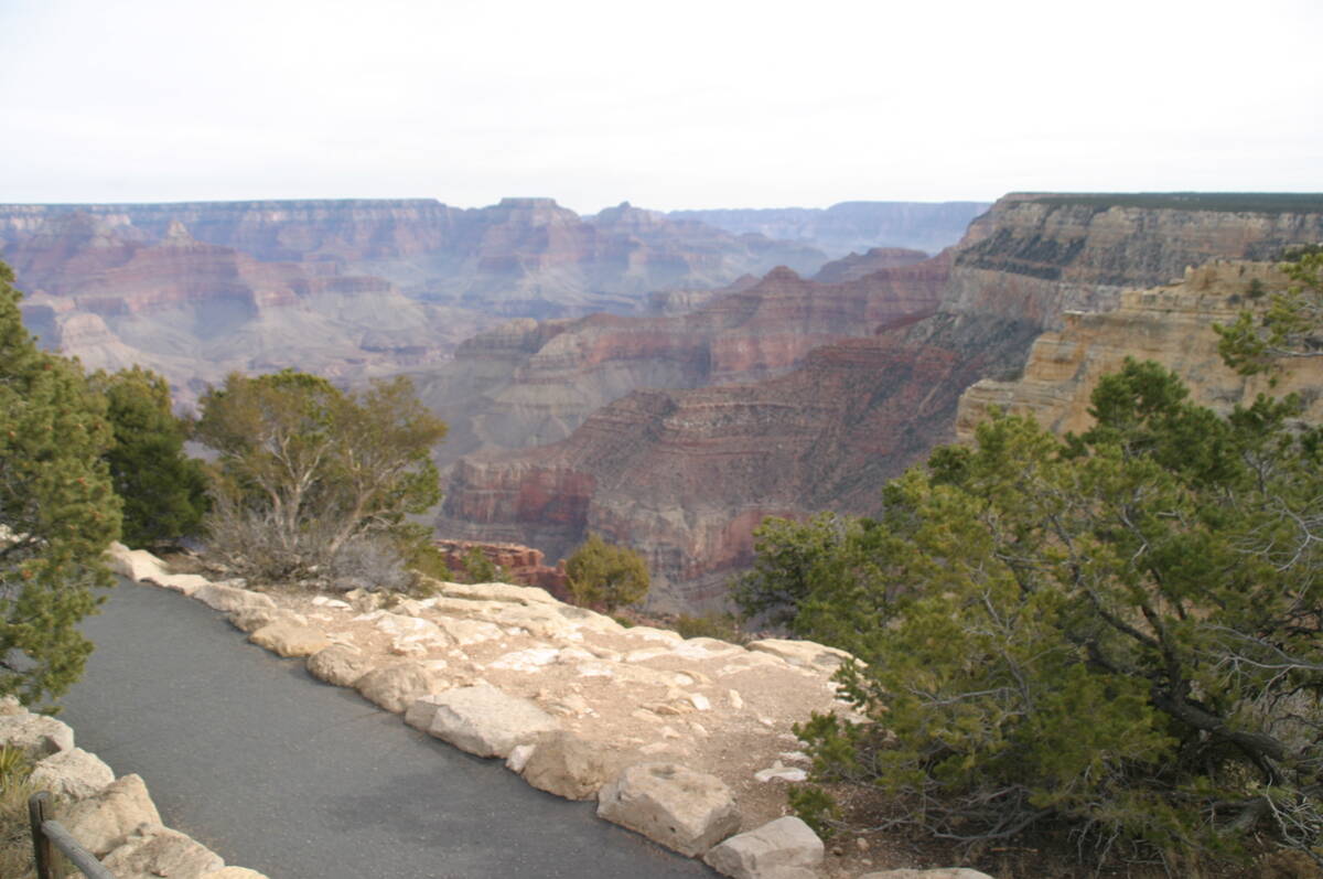 Trails along the south rim of the Grand Canyon provide access to visitors on Dec. 31, 2017. (Ri ...
