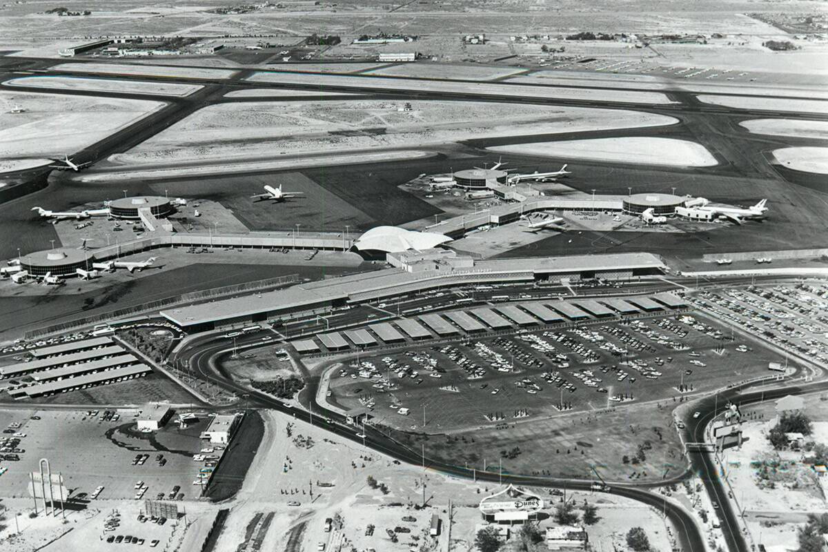 Renaming of McCarran to Harry Reid International Airport photo 2