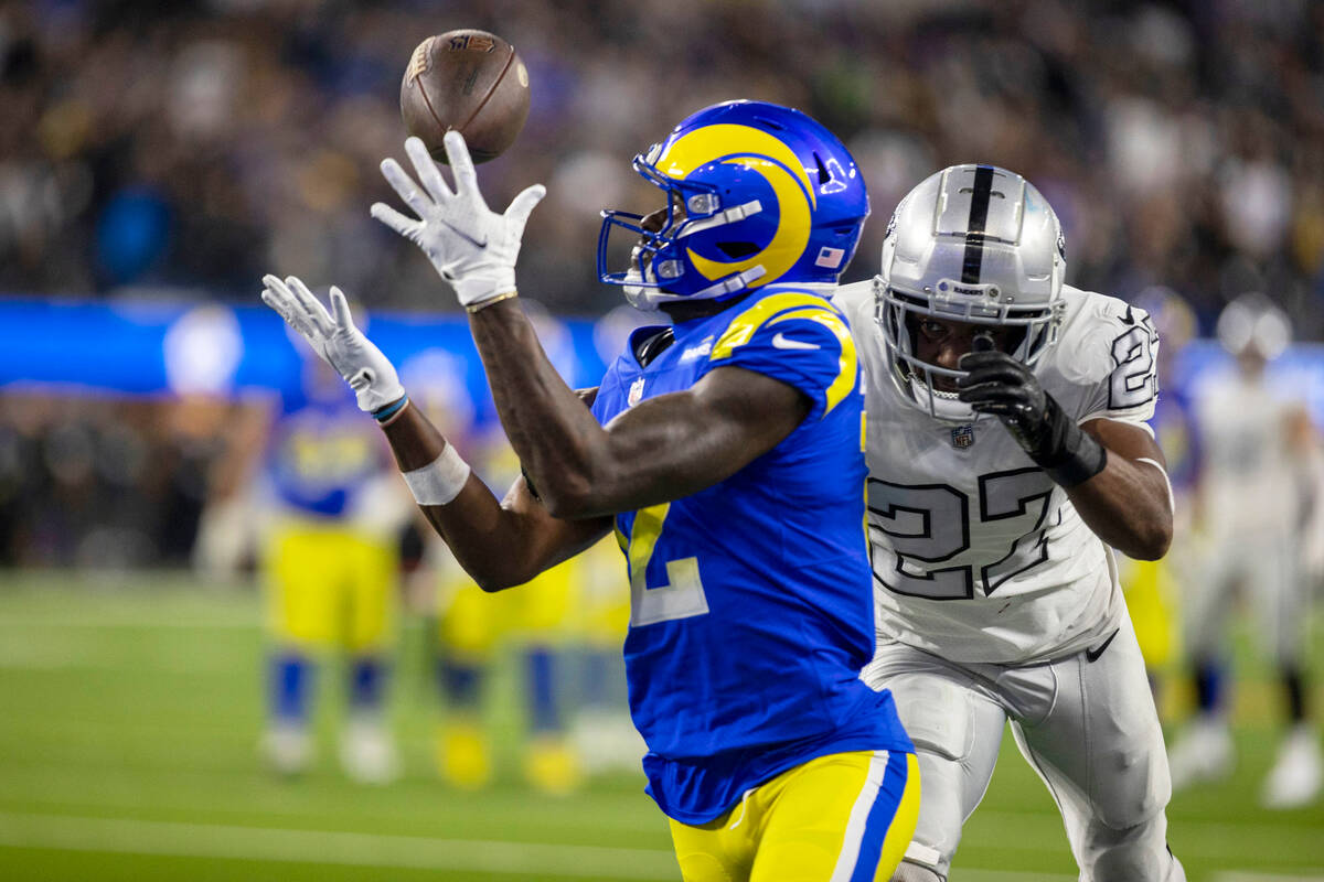 Raiders hit new low in loss to struggling Rams, Sam Gordon, Sports