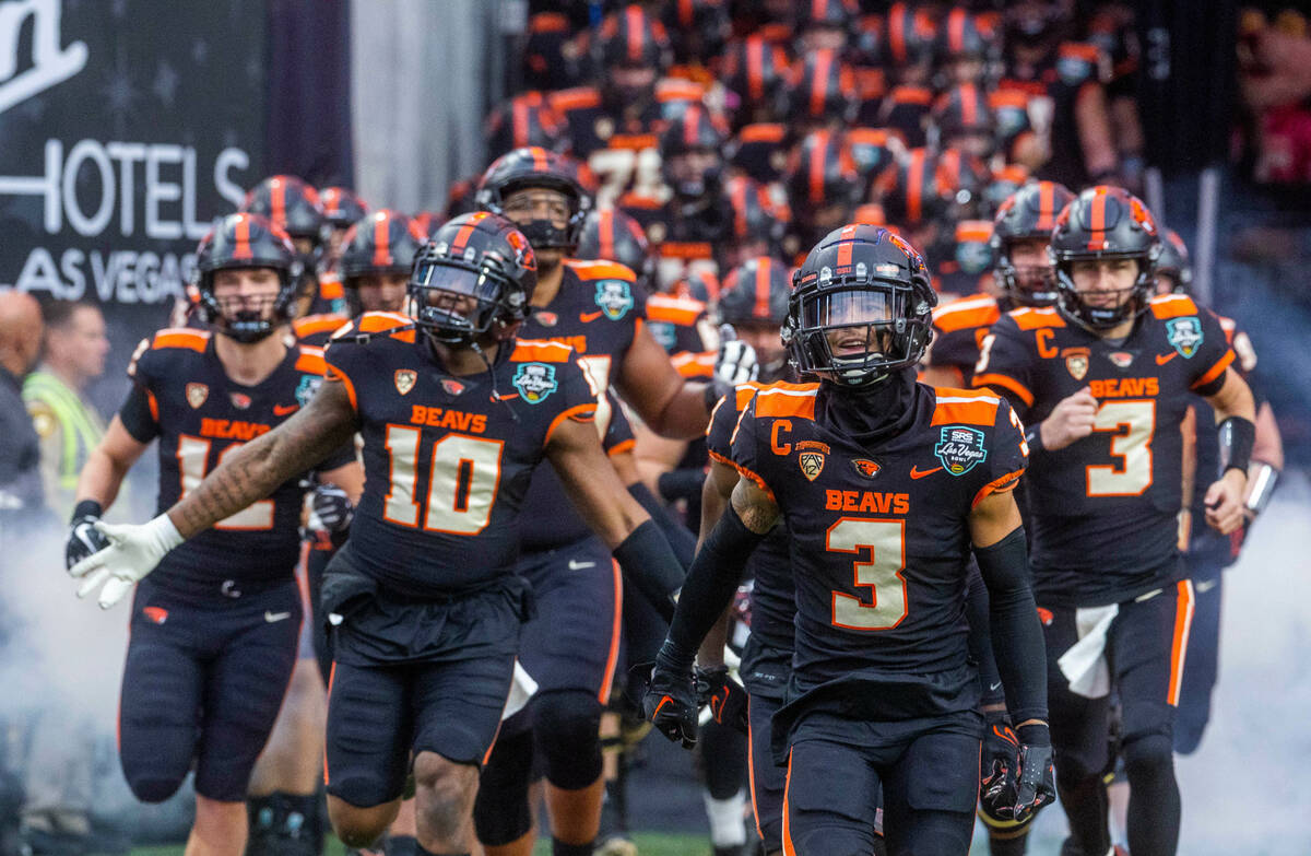 The Oregon State Beavers take the field to face the Florida Gators during the first half of the ...