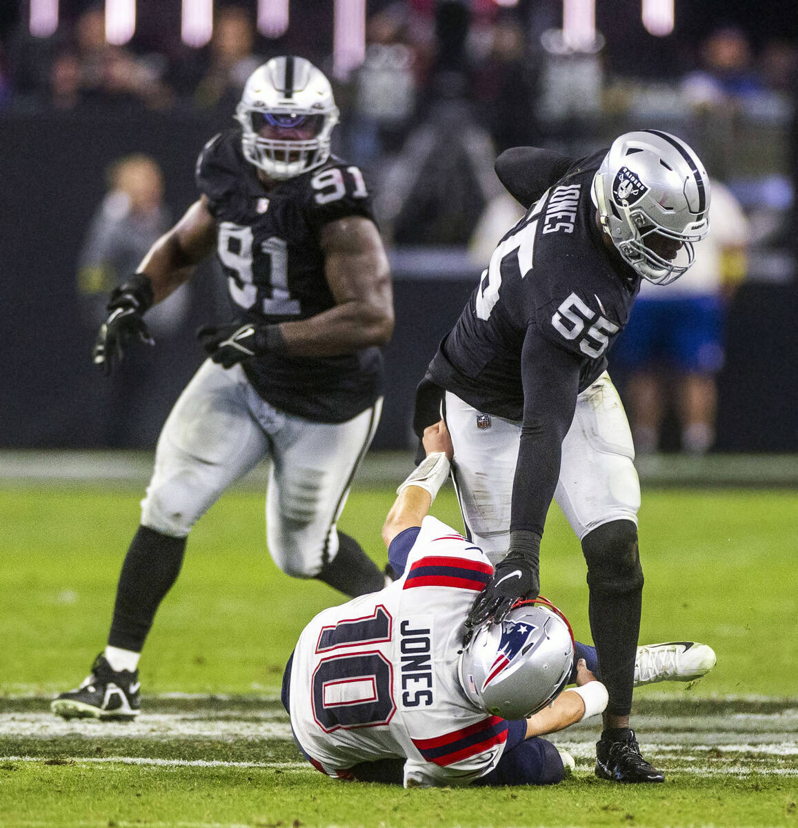 las vegas raiders stun new england patriots