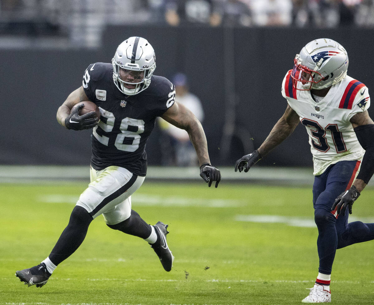 Raiders stun Patriots on final play with defensive TD off lateral, Raiders  News