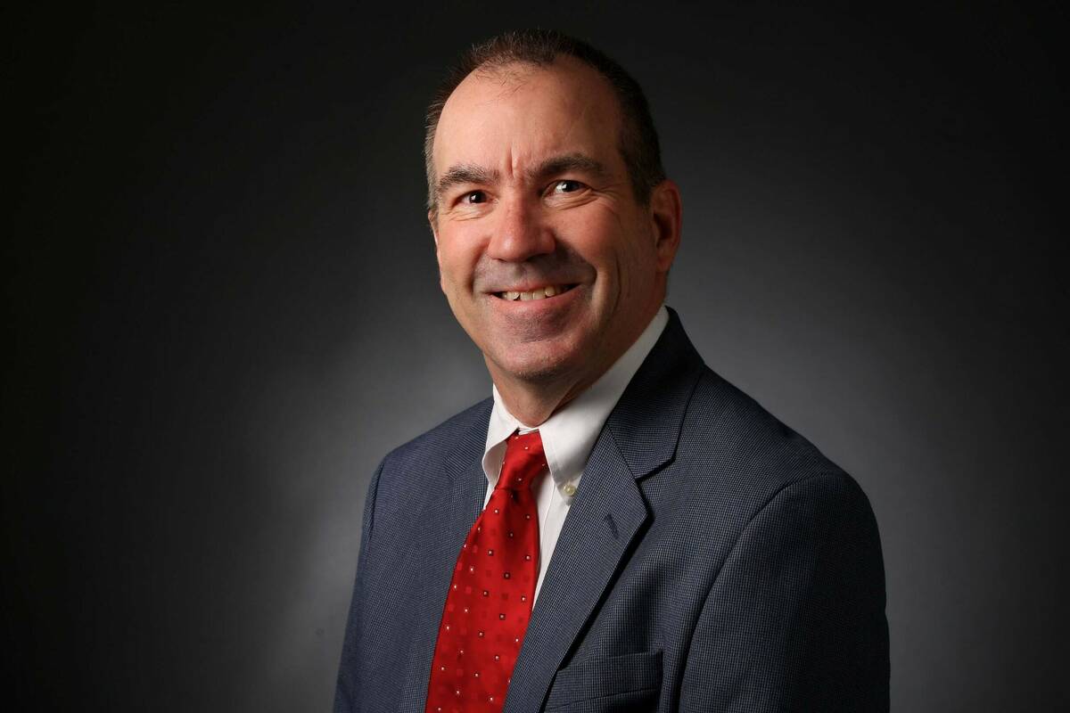 Ron Kantowski, sports reporter, poses for a portrait at the Las Vegas Review-Journal photos stu ...