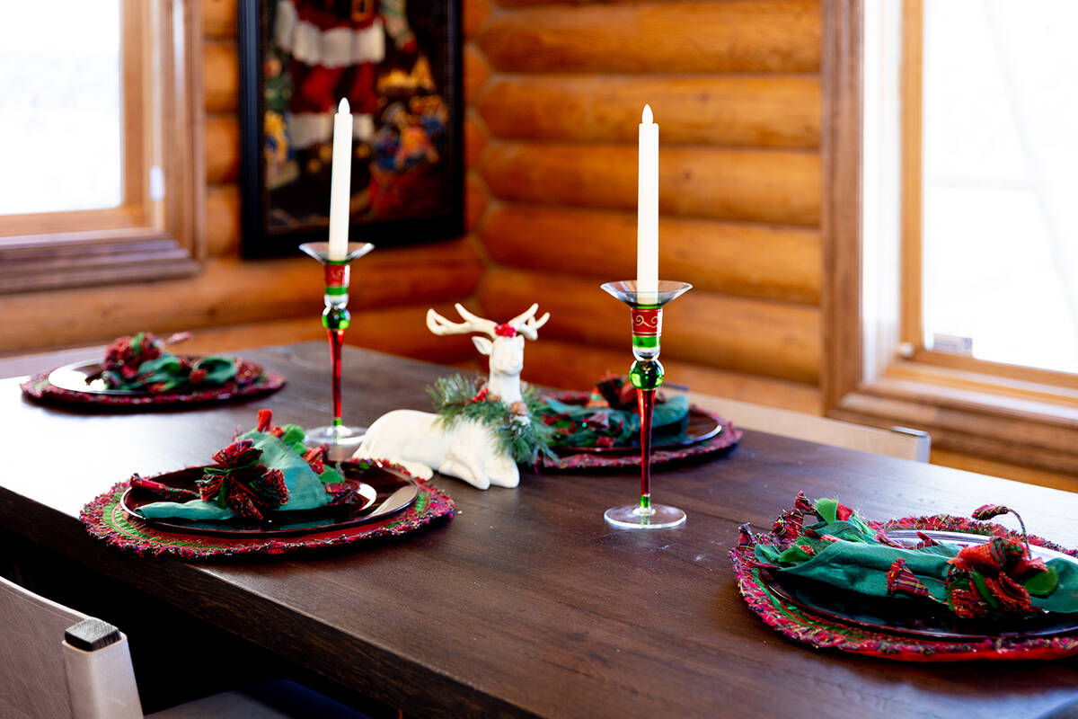 Dining table ready for holiday feast. (Tonya Harvey/Real Estate Millions)