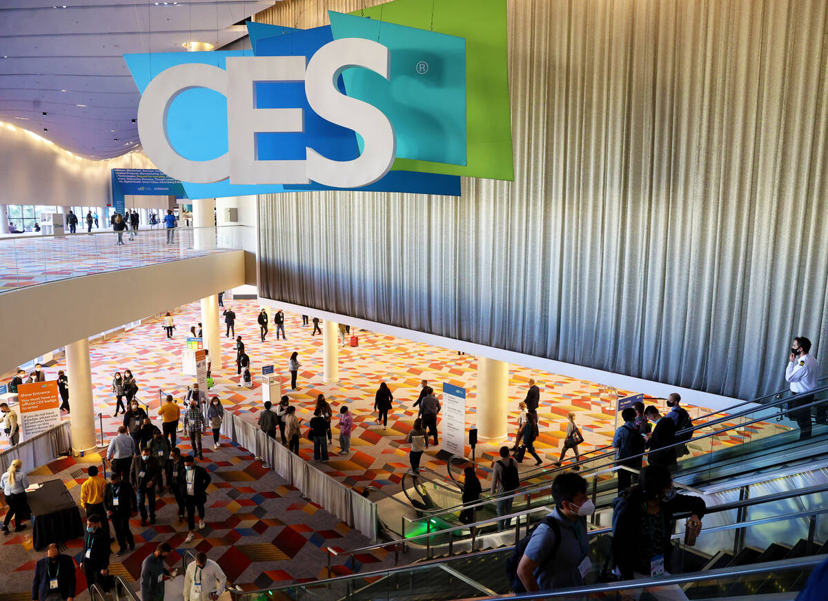 Conventioneers in The Venetian Expo during the second day of CES at the Las Vegas Convention Ce ...