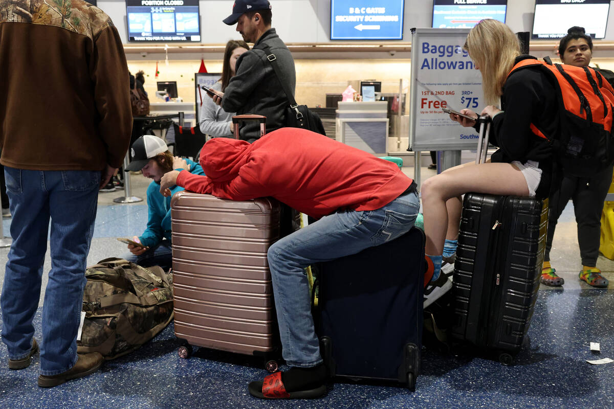 Luggage, passengers stranded in Las Vegas as flights continue to