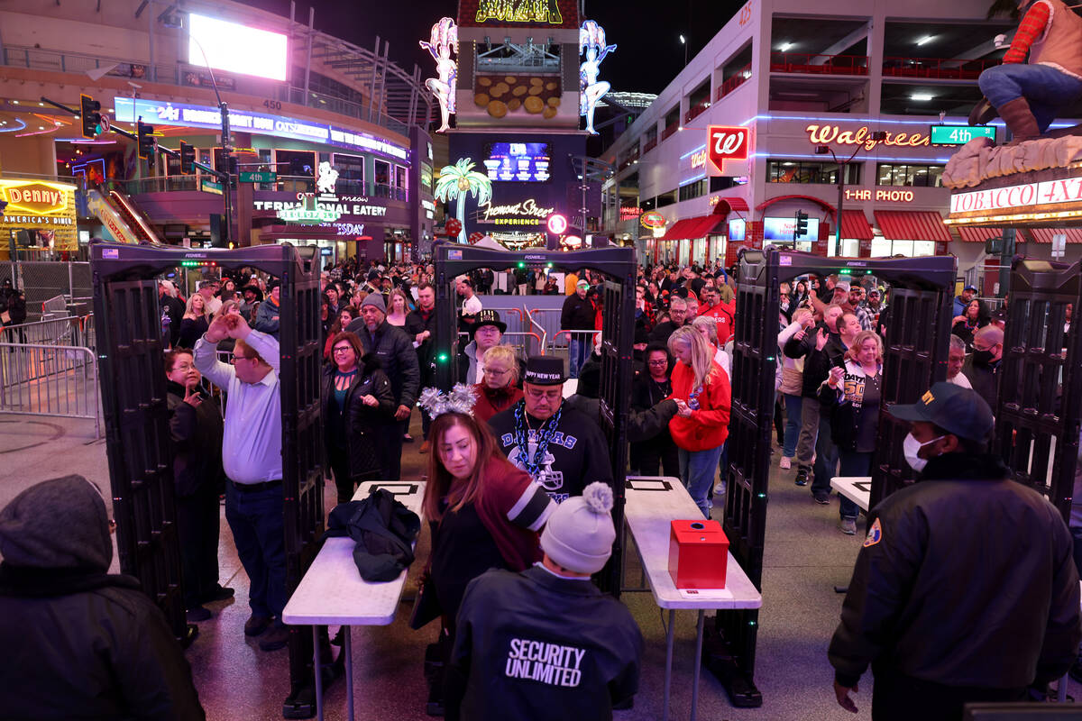 4K HDR) Fremont Street Las Vegas New Year's Eve 2023 - Las Vegas