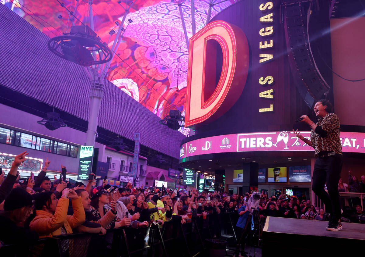 Gavin Rossdale performs with Bush for New Year’s Eve revelers on the 3rd Street State at ...