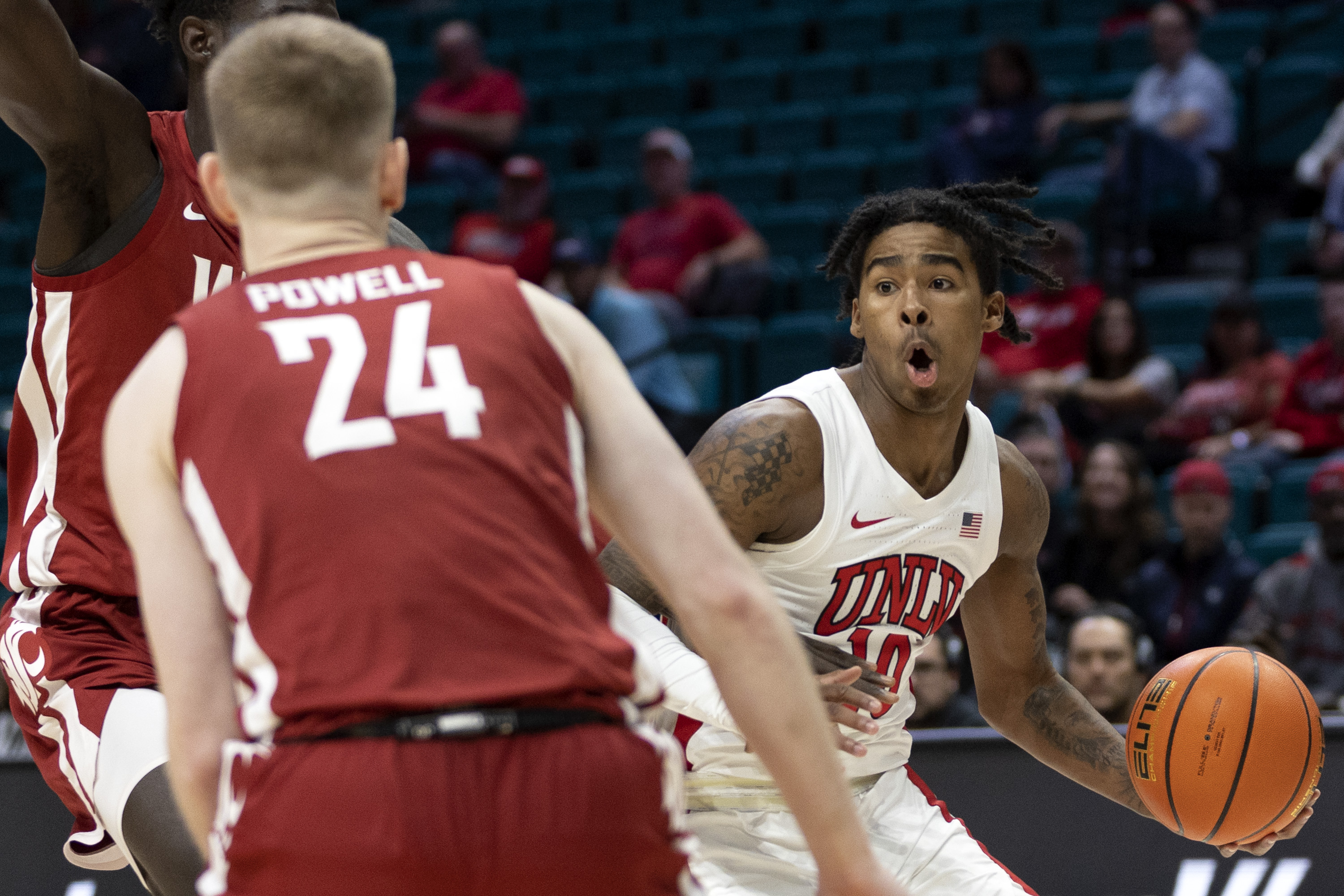 Basket UNLV 10-0 untuk pertama kalinya sejak 1990-91 Basket UNLV 10-0 untuk pertama kalinya sejak 1990-91