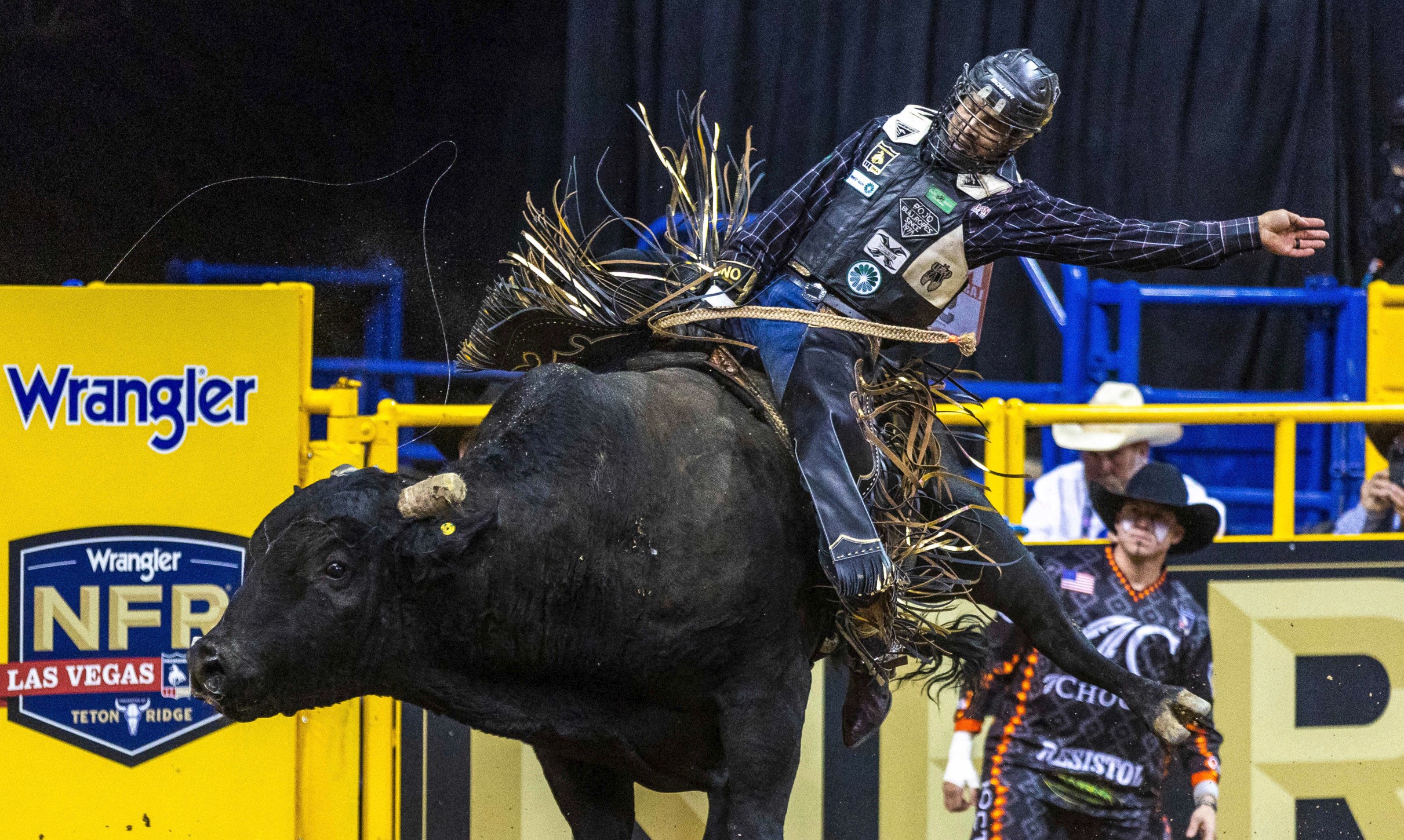 NFR 2022 Reid Oftedahl clashes heads with bull National Finals Rodeo
