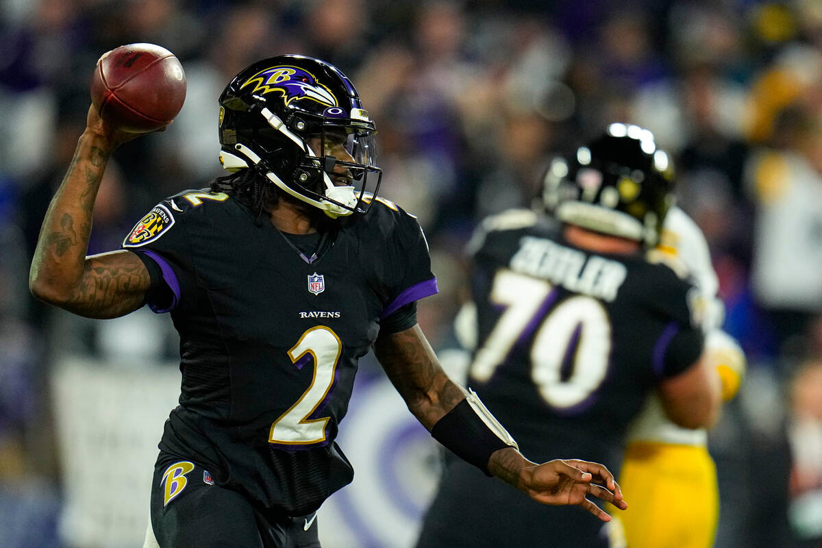 Baltimore Ravens quarterback Tyler Huntley (2) throws against the Pittsburgh Steelers in the fi ...