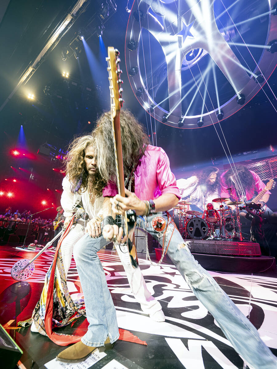 Aerosmith's Steven Tyler in family portrait with his four children (by  three different mothers)