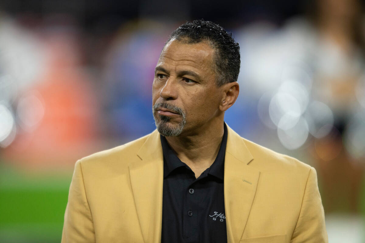 Pro Football Hall of Famer Rod Woodson coaches the Las Vegas Vipers of the XFL. (Heidi Fang/Las ...