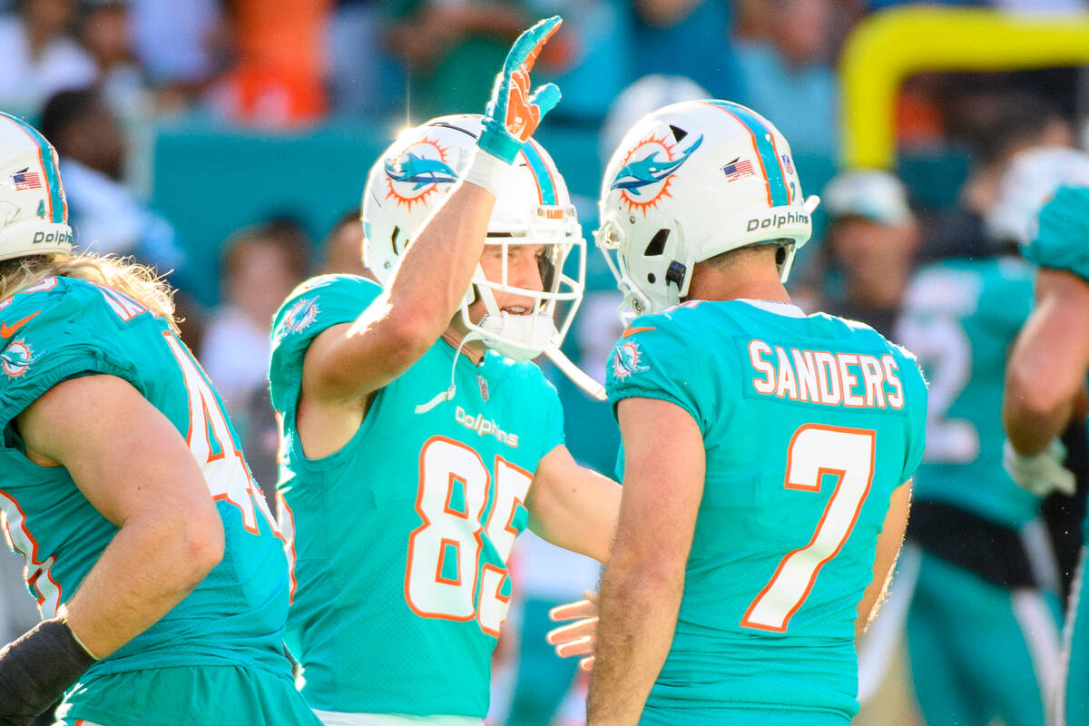 Miami Dolphins kicker Jason Sanders (7) celebrates kicking a field goal with Miami Dolphins wid ...