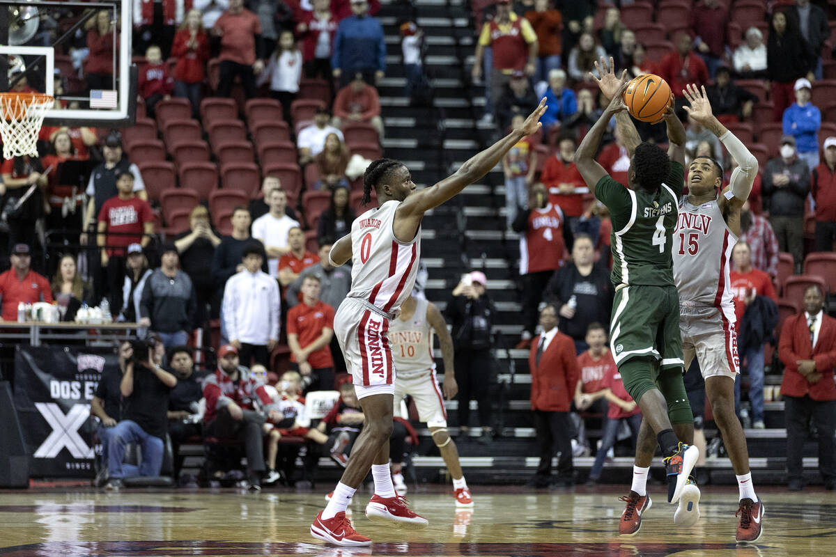 Colorado State Rams guard Isaiah Stevens (4) shoots a buzzer-beating basket against UNLV Rebels ...