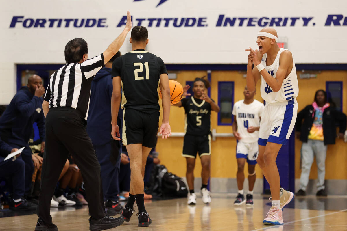 Sierra Vista's Xavaon Staton (32) reacts after a play agains Spring Valley's Devin Mabry (21) d ...