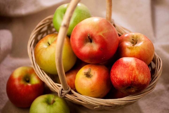 Apples are an excellent source of fiber, both soluble and insoluble. (Las Vegas Review-Journal ...