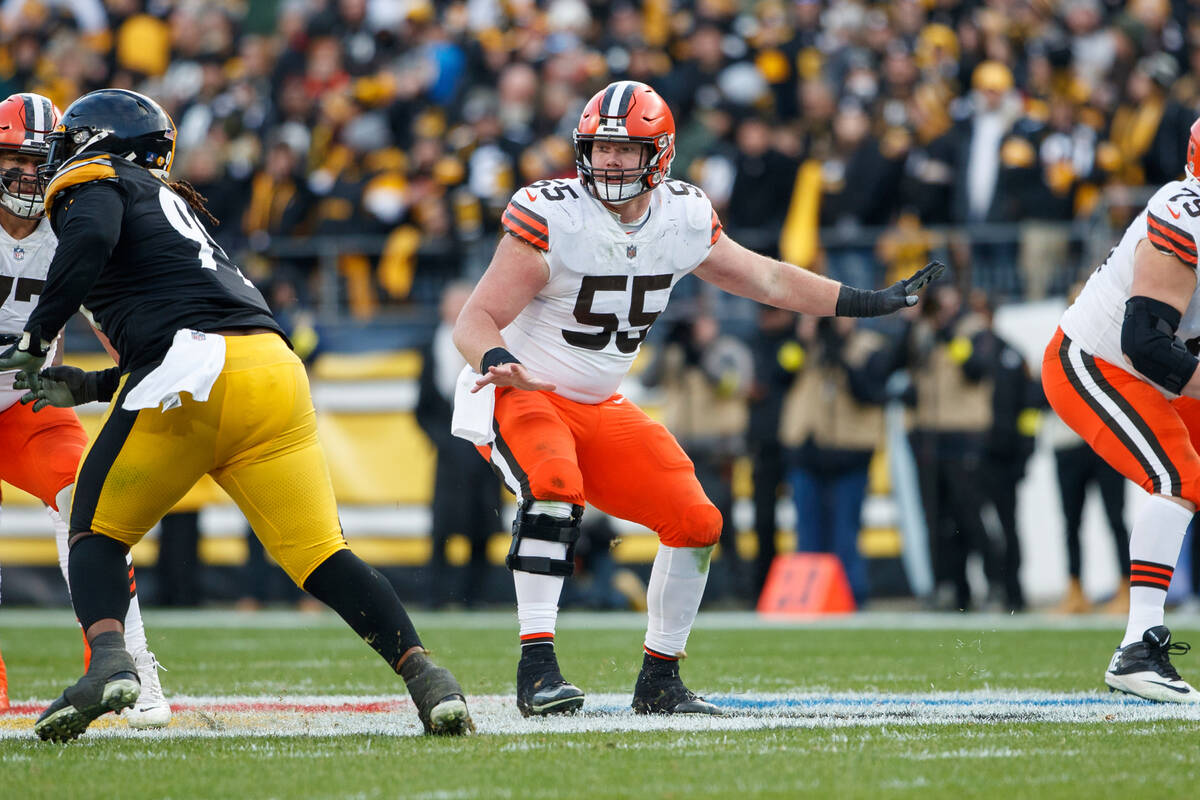 Cleveland Browns center Ethan Pocic (55) blocks during an NFL football game, Sunday, Jan. 8, 20 ...