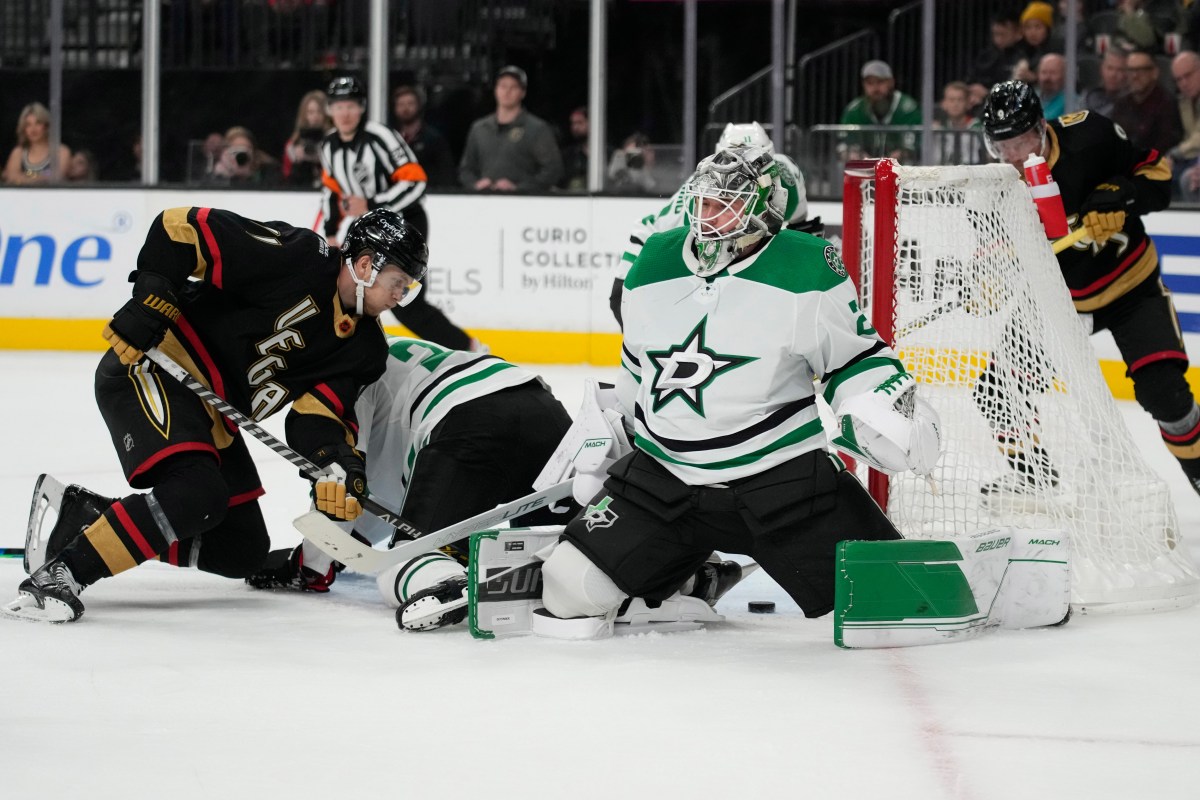 Stars vs. Golden Knights delay: Angry Dallas fans pelt ice with